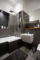 Spacious 2 Bedroom House Near The Meadows