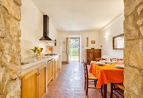 Montignano Trilo With Shared Pool