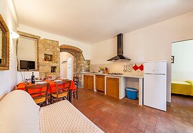 Montignano Trilo With Shared Pool