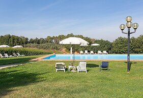 Montignano Trilo With Shared Pool