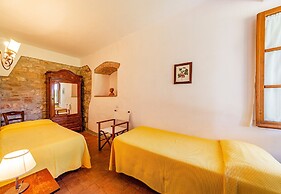 Montignano Trilo With Shared Pool