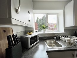 Worksop Newly Refurbished 2-bedroom House