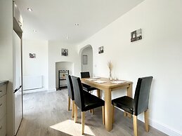 Worksop Newly Refurbished 2-bedroom House