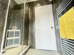 Worksop Newly Refurbished 2-bedroom House