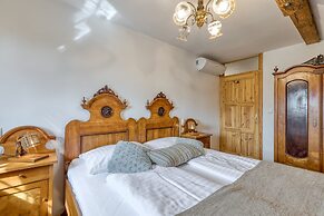 Family Friendly France's Lair