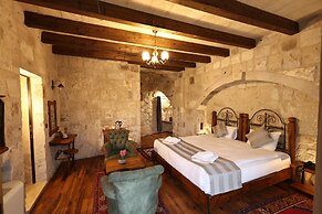 Sarnich Cave Suites