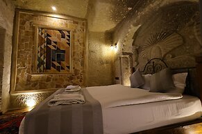Sarnich Cave Suites