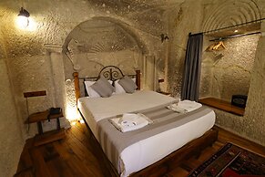 Sarnich Cave Suites