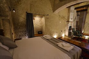 Sarnich Cave Suites
