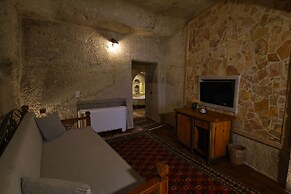 Sarnich Cave Suites