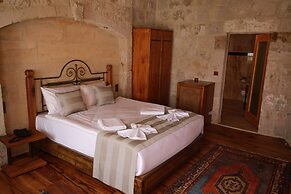 Sarnich Cave Suites