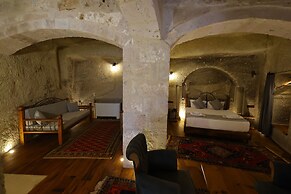 Sarnich Cave Suites