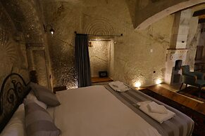Sarnich Cave Suites