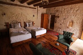 Sarnich Cave Suites