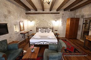 Sarnich Cave Suites