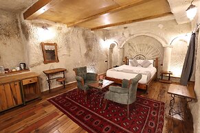 Sarnich Cave Suites