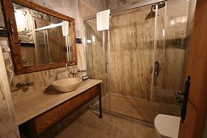 Sarnich Cave Suites