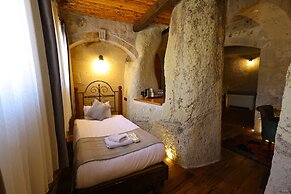 Sarnich Cave Suites