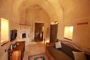 Sarnich Cave Suites
