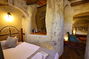 Sarnich Cave Suites