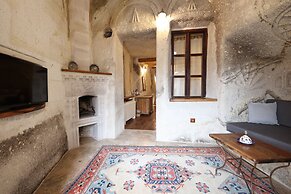 Sarnich Cave Suites
