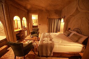 Sarnich Cave Suites