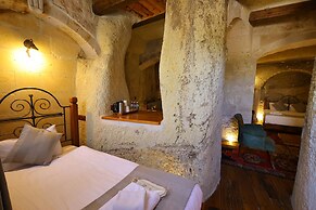 Sarnich Cave Suites