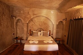 Sarnich Cave Suites