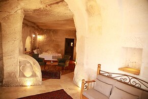 Sarnich Cave Suites