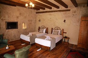 Sarnich Cave Suites