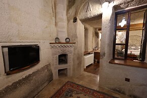 Sarnich Cave Suites