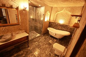 Sarnich Cave Suites