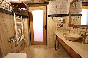 Sarnich Cave Suites
