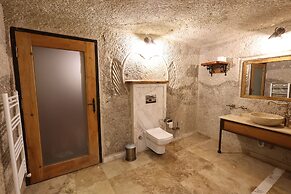 Sarnich Cave Suites