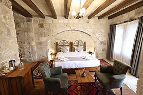 Sarnich Cave Suites