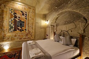 Sarnich Cave Suites
