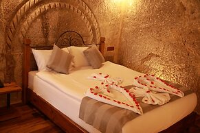 Sarnich Cave Suites