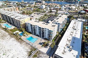 Sea Oats 606 is a Gorgeous Gulf Front 3 BR - with Free Beach Service f