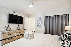 Sea Oats 606 is a Gorgeous Gulf Front 3 BR - with Free Beach Service f