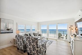 Sea Oats 606 is a Gorgeous Gulf Front 3 BR - with Free Beach Service f