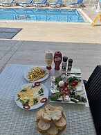 MORAY DUKA BEACH HOTEL