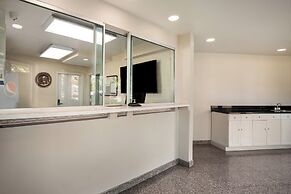 Red Carpet Inn Edison