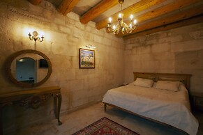 Narcissos Cave Hotel