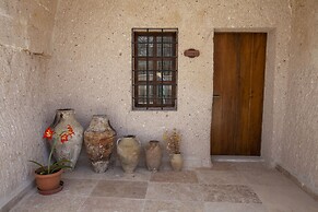 Narcissos Cave Hotel