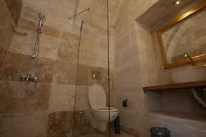 Narcissos Cave Hotel