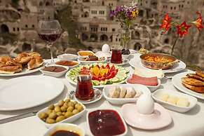 Narcissos Cave Hotel