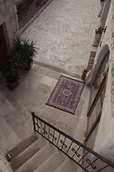 Narcissos Cave Hotel