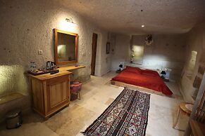 Narcissos Cave Hotel