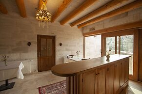 Narcissos Cave Hotel