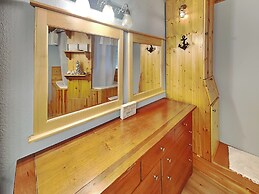 4513brnclodgesinh - Barnacle Lodge